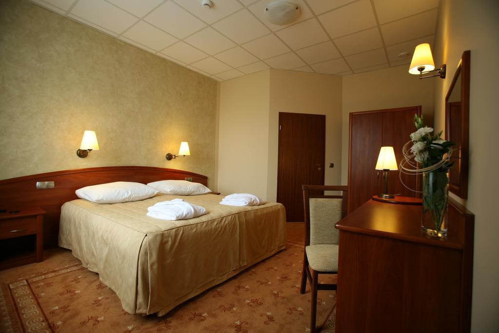 Hotel Zawiercie Bilik gambar