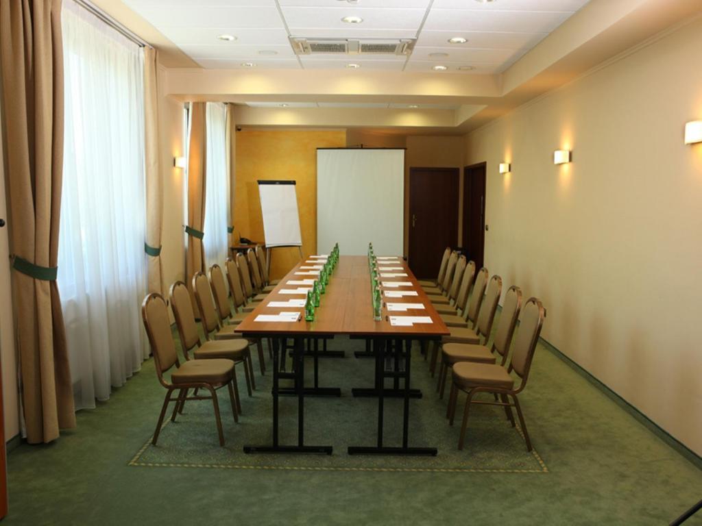 Hotel Zawiercie Luaran gambar