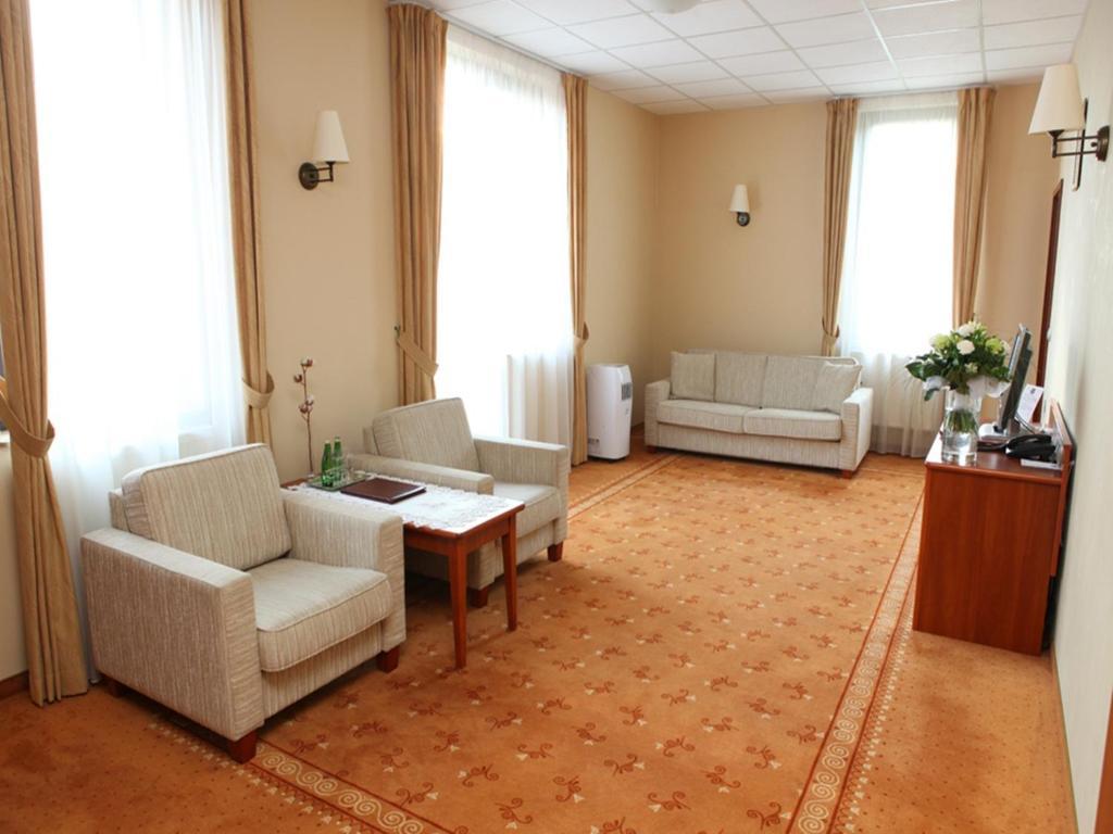 Hotel Zawiercie Bilik gambar